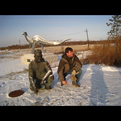 Kirk is so good at spotting dinosaur tracks there’s a life-sized bronze stature of him in China.