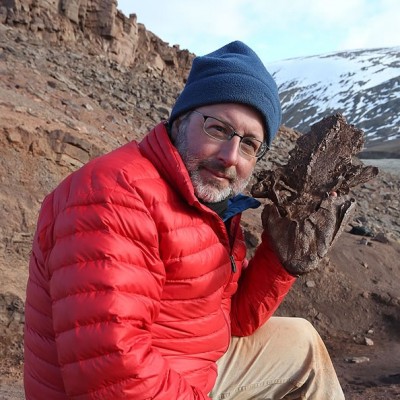 Neil with Tiktaalik.
Photo by Tangled Bank Studios, LLC. Source: Motherjones.com