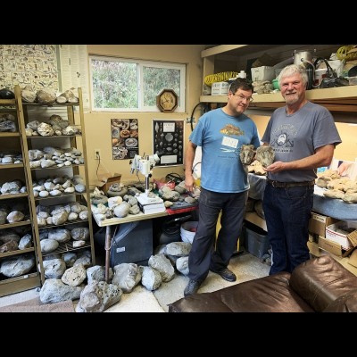 Kirk Johnson and Kent in the annex full o' coastal fossils.&nbsp;