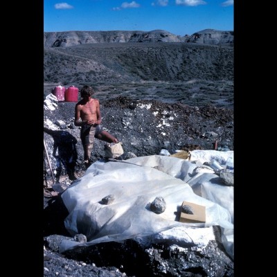 Collecting TMP 76.6.56 (hadrosaur) in the Milk River Canyon in southern Alberta. Photo by Linda Strong-Watson, 1976.